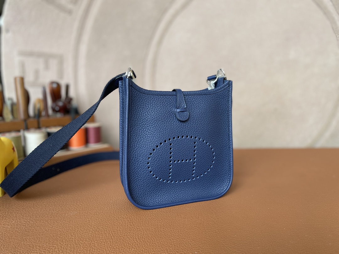 Hermès（爱马仕）Evelyne 伊芙琳 TC 73 宝石蓝 银扣 16cm