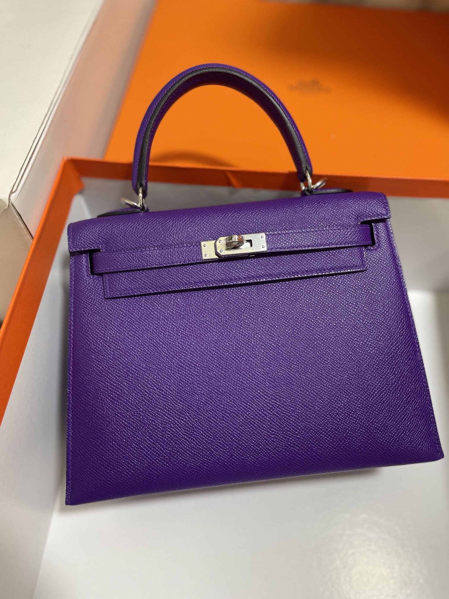 Hermès（爱马仕）Kelly 凯莉包 Epsom 梦幻紫 银扣 25cm