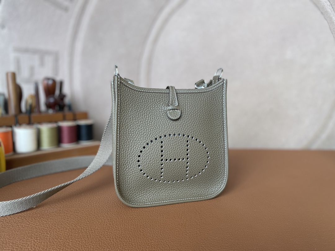 Hermès（爱马仕）Evelyne 伊芙琳 TC 大象灰 银扣 16cm