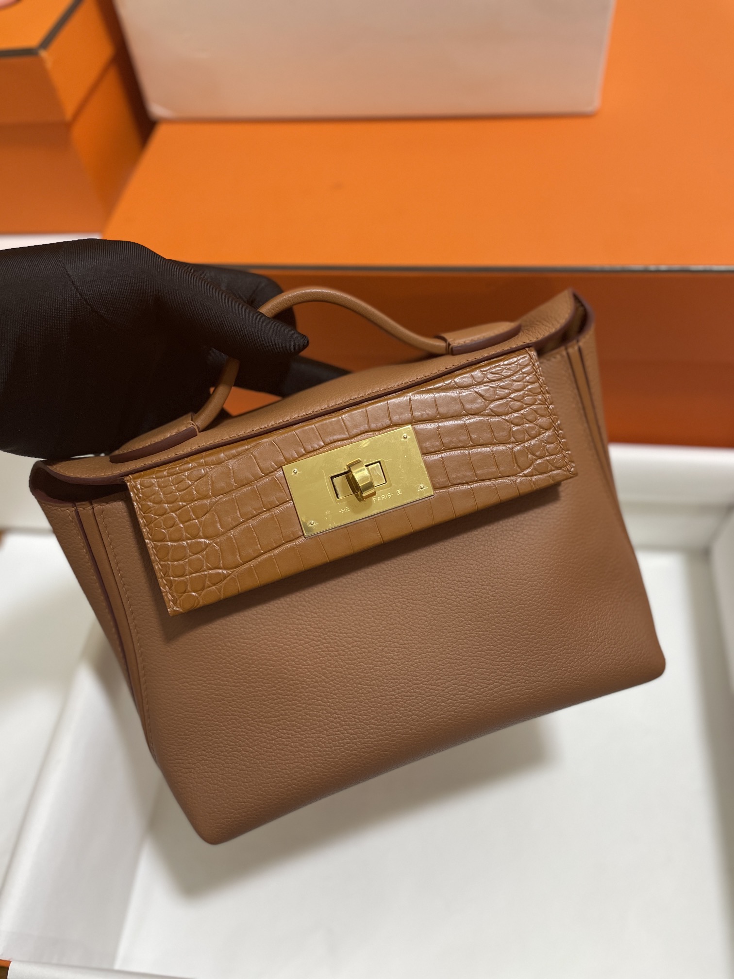 Hermès（爱马仕）Mini 2424 evercolor 拼 美洲鳄 金棕色 金扣 21cm