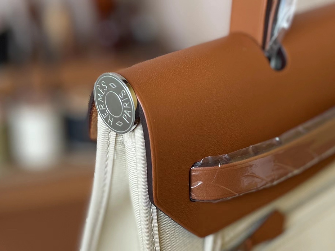 Hermès（爱马仕）Herbag Box 拼 帆布 金棕色 拼 米白 银扣 31cm