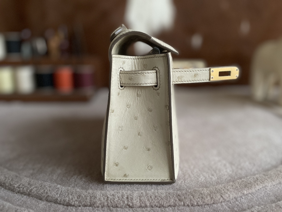 Hermès（爱马仕）Mini Kelly 迷你凯莉 鸵鸟皮 奶昔白 金扣 22cm