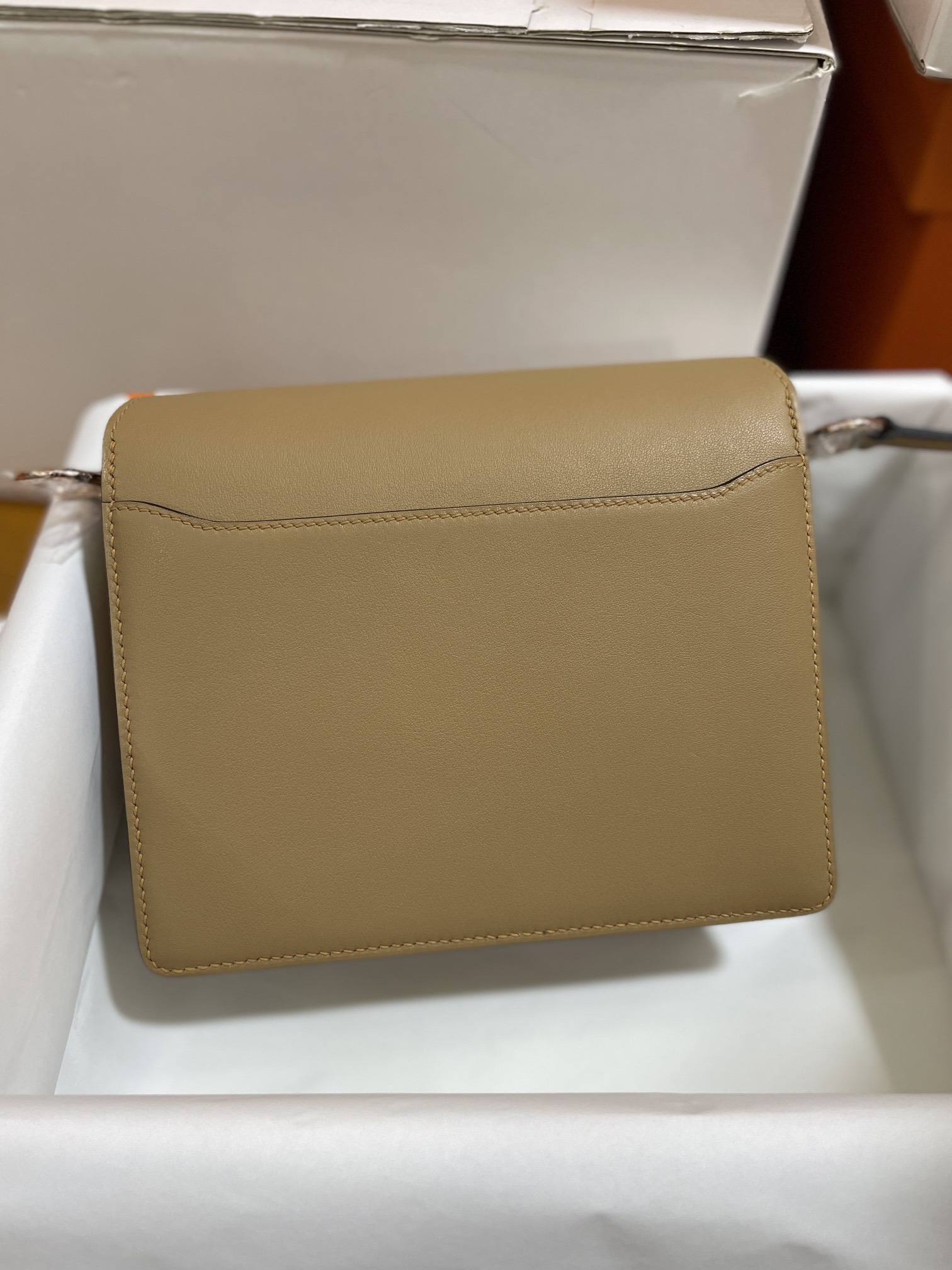 Hermès（爱马仕）Roulis 猪鼻子 Swift OM 奶茶色 玫瑰金扣 18cm