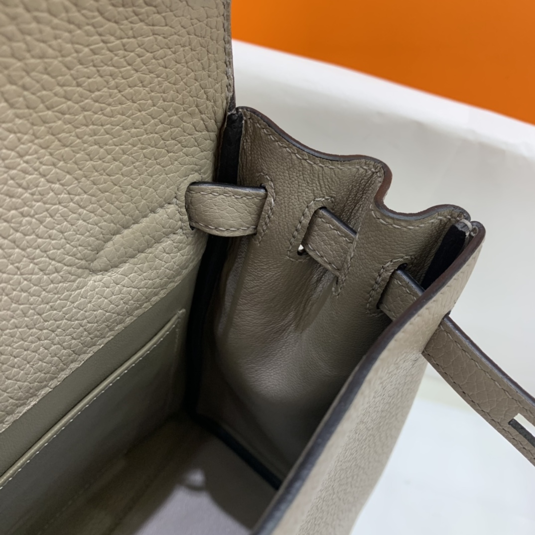 Hermès（爱马仕）Kelly ado TC M8 沥青灰 金扣 20cm