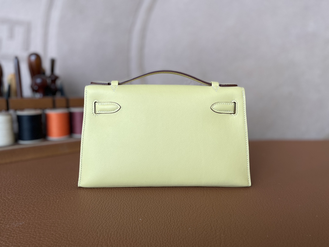 Hermès（爱马仕）Mini Kelly pochette Swift 1Z 小鸡黄 金扣 22cm