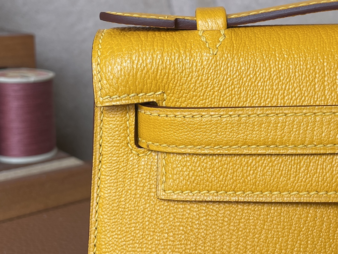 Hermès（爱马仕）Mini Kelly pochette Chevre 山羊皮 9V 太阳黄 银扣 22cm