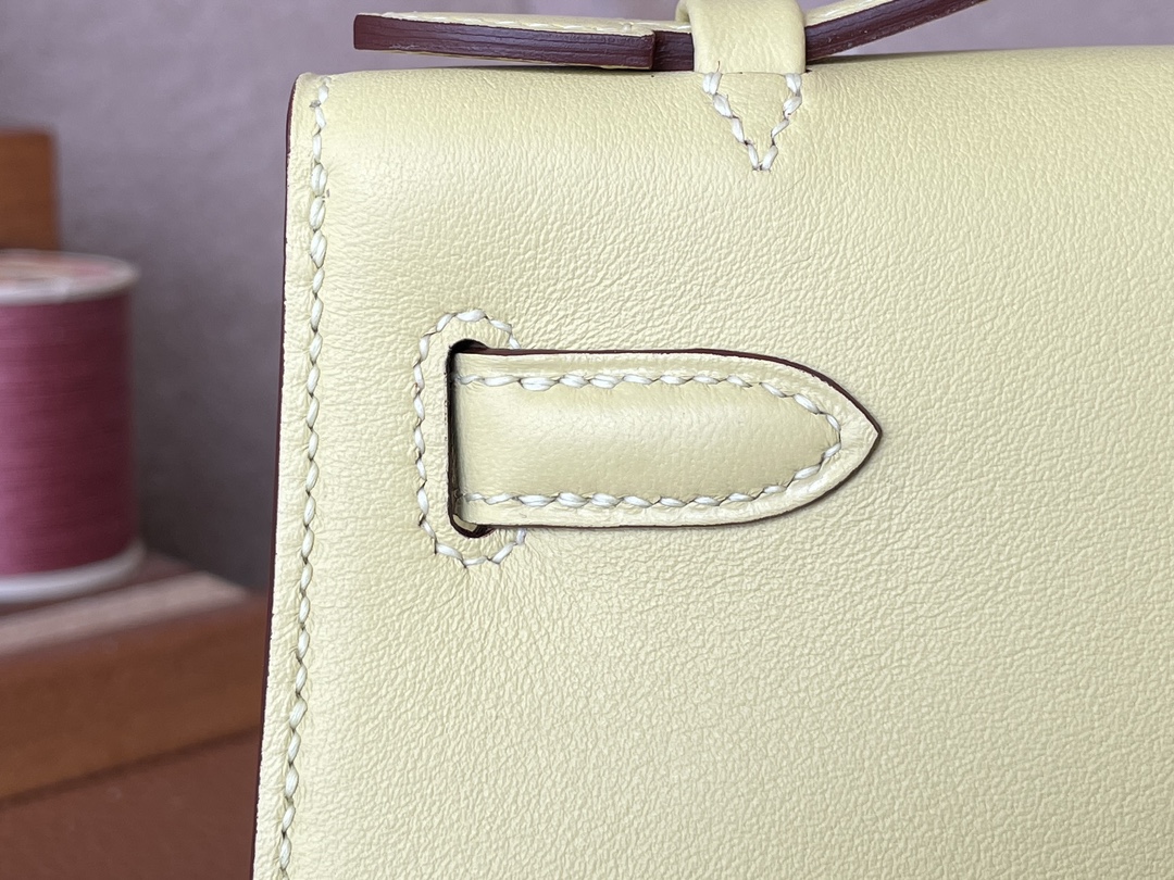 Hermès（爱马仕）Mini Kelly pochette Swift 1Z 小鸡黄 金扣 22cm