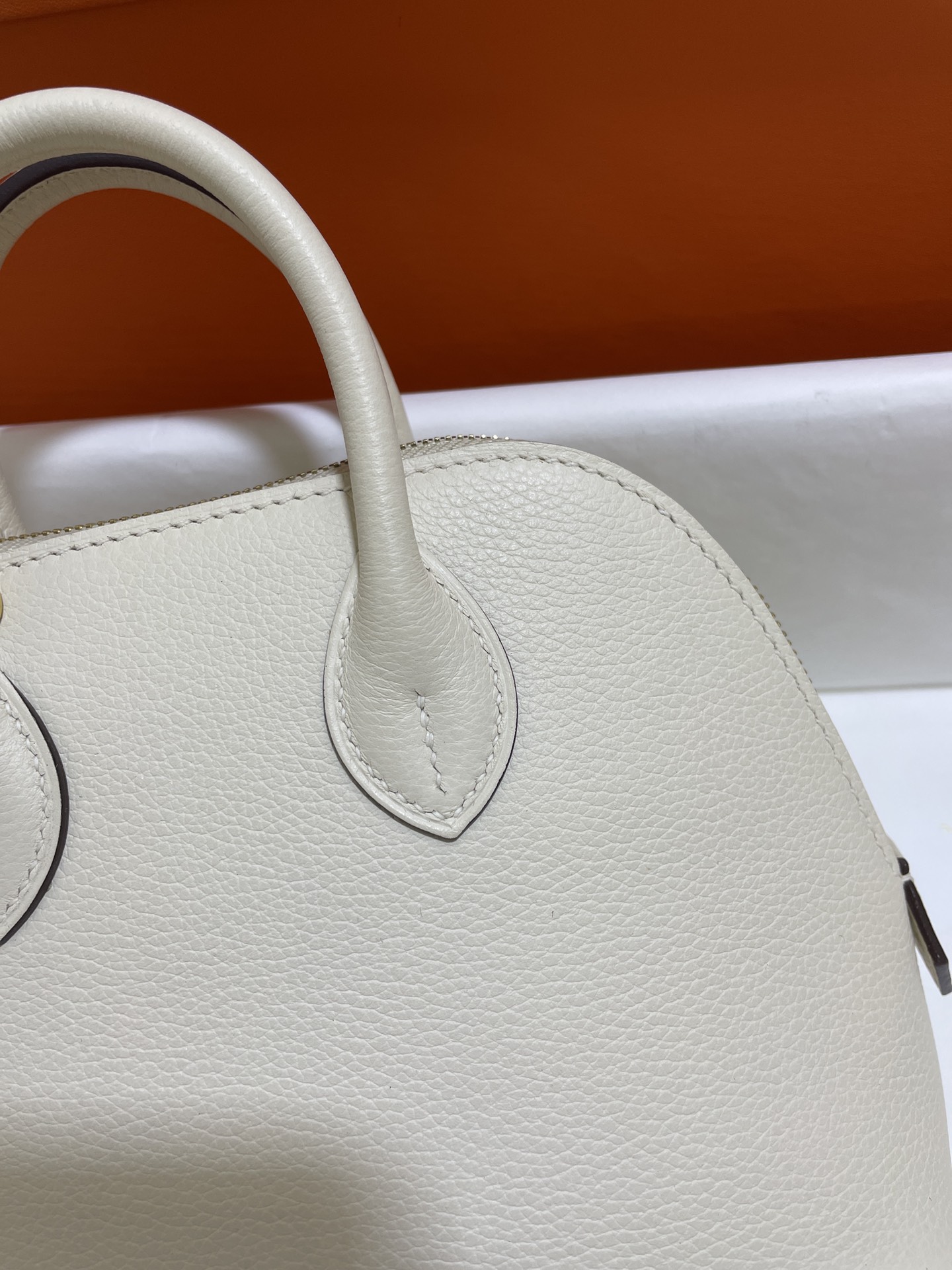 Hermès（爱马仕）Mini Bolide 迷你保龄球包 Evercolor 奶油白 金扣
