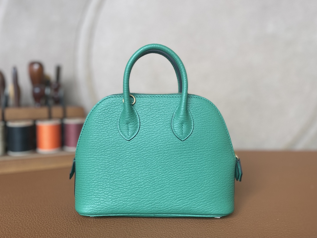 Hermès（爱马仕） Mini Bolide Chevre 山羊皮 U1 维罗纳绿 金扣 19cm