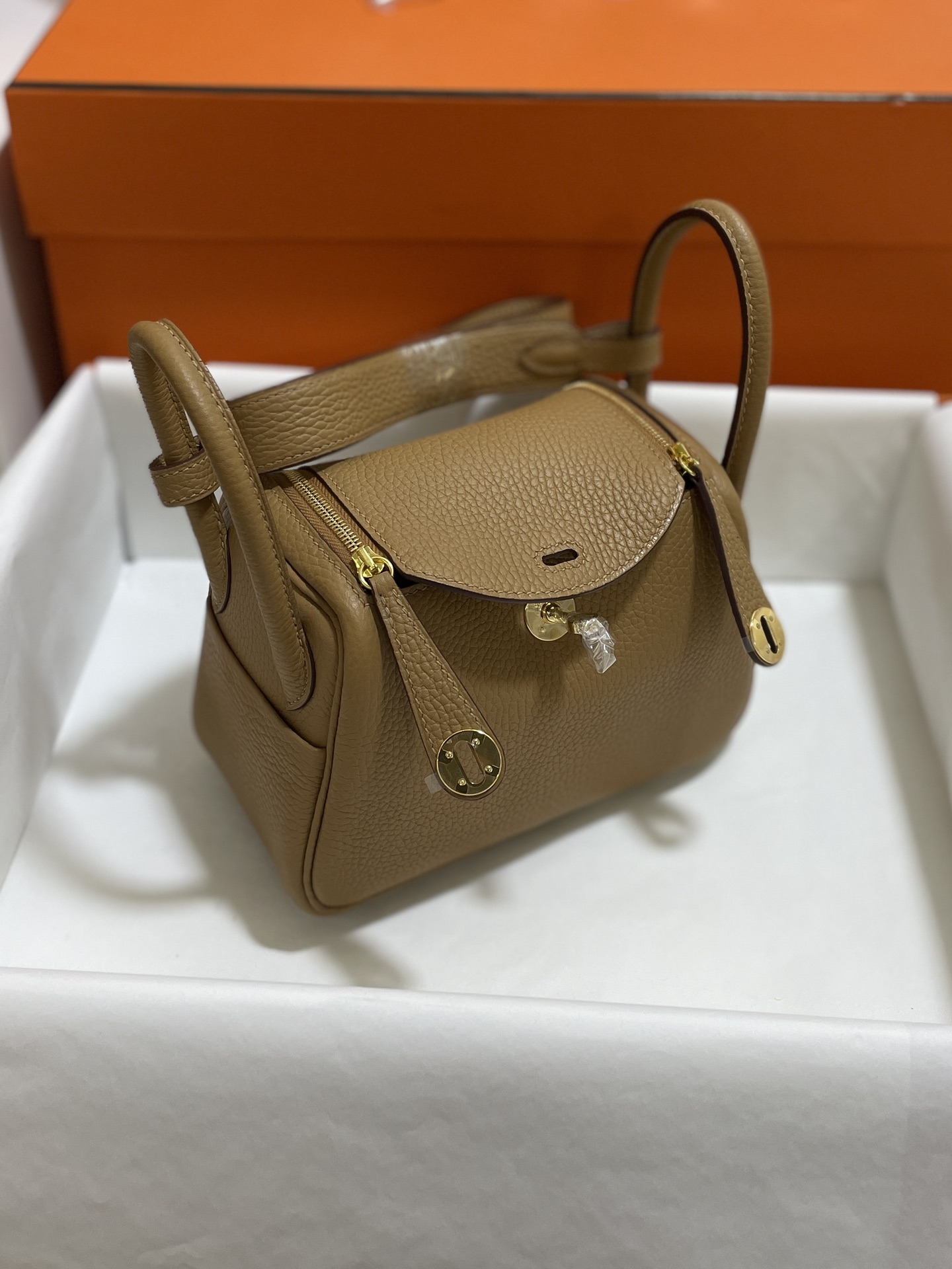 Hermès（爱马仕）Mini Lindy TC 饼干色 金扣 20cm