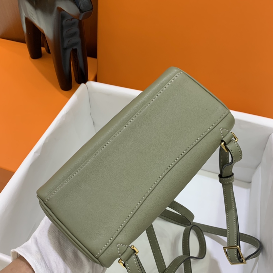 Hermès（爱马仕）Kelly ado Swift Q1 鼠尾草绿 金扣 20cm