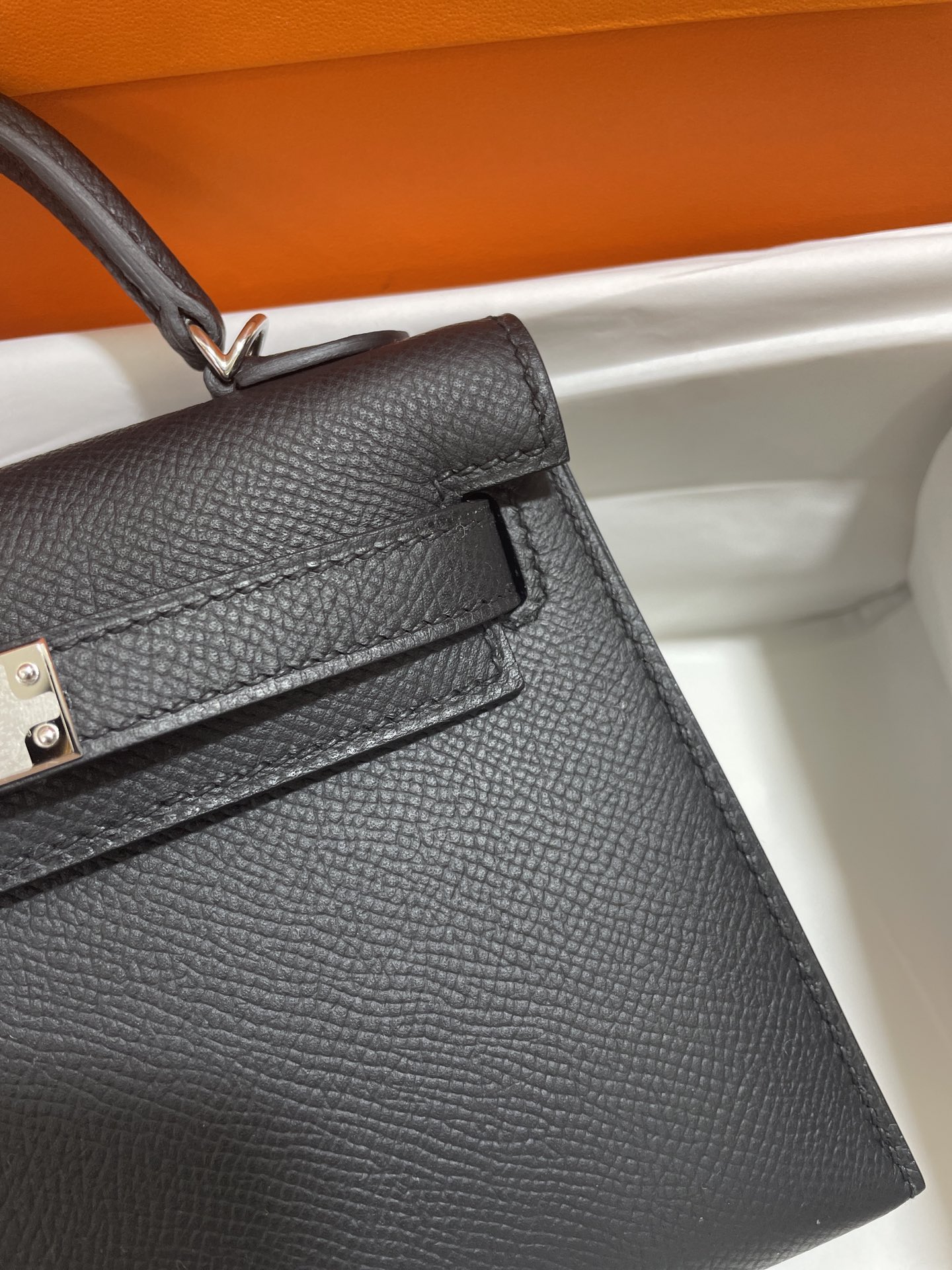 Hermès（爱马仕）mini Kelly 迷你凯莉 Epsom 黑色 银扣 19cm