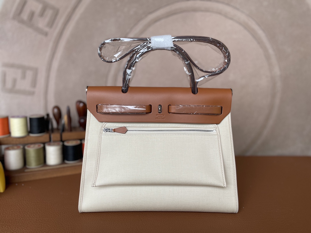 Hermès（爱马仕）Herbag Box 拼 帆布 金棕色 拼 米白 银扣 31cm