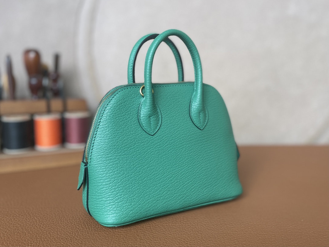 Hermès（爱马仕） Mini Bolide Chevre 山羊皮 U1 维罗纳绿 金扣 19cm