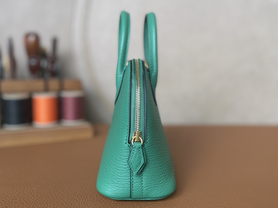 Hermès（爱马仕） Mini Bolide Chevre 山羊皮 U1 维罗纳绿 金扣 19cm