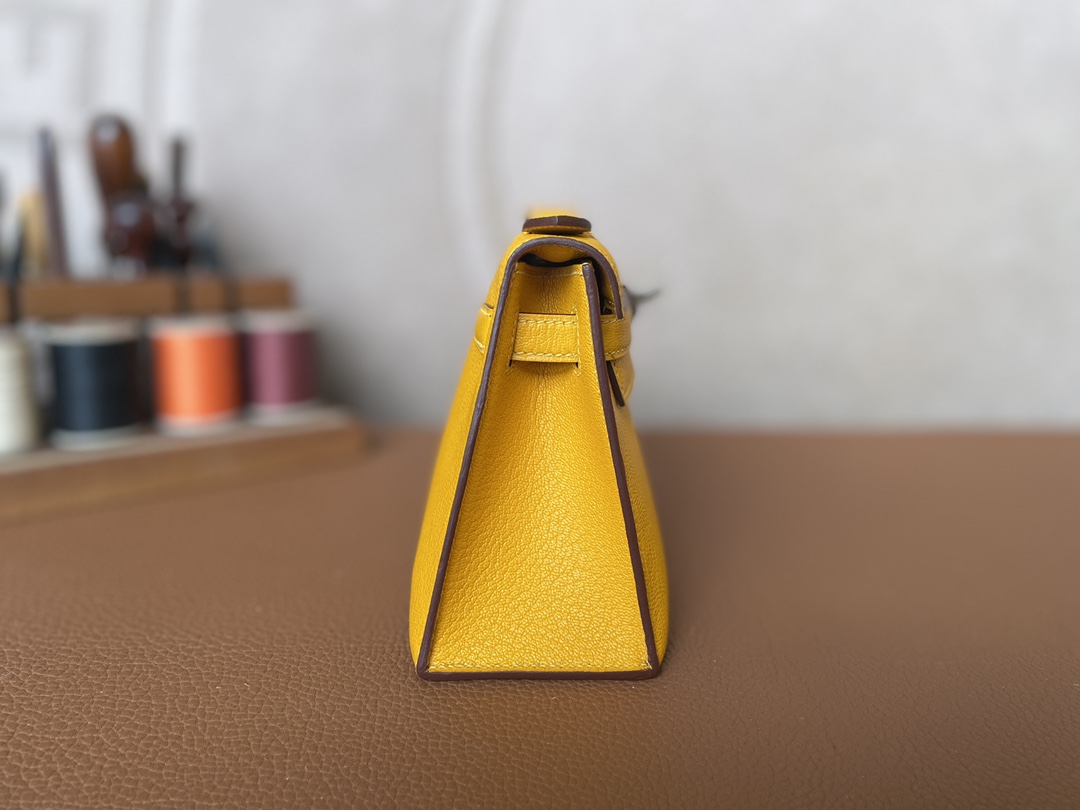 Hermès（爱马仕）Mini Kelly pochette Chevre 山羊皮 9V 太阳黄 银扣 22cm