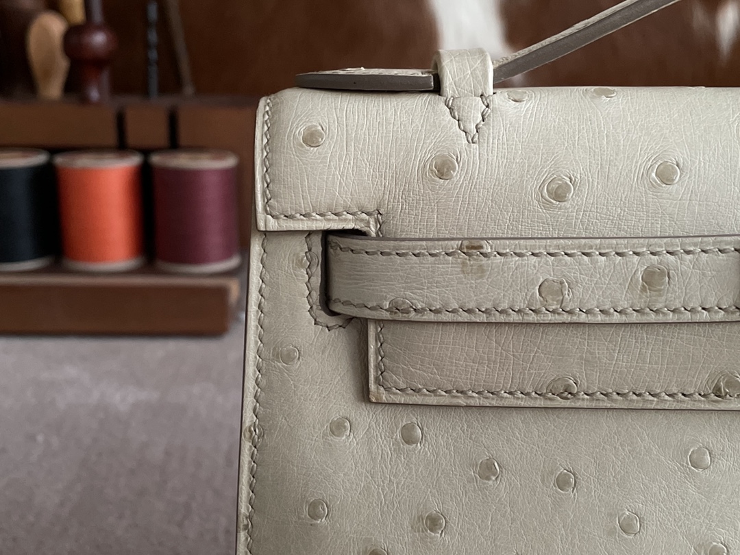 Hermès（爱马仕）Mini Kelly 迷你凯莉 鸵鸟皮 奶昔白 金扣 22cm