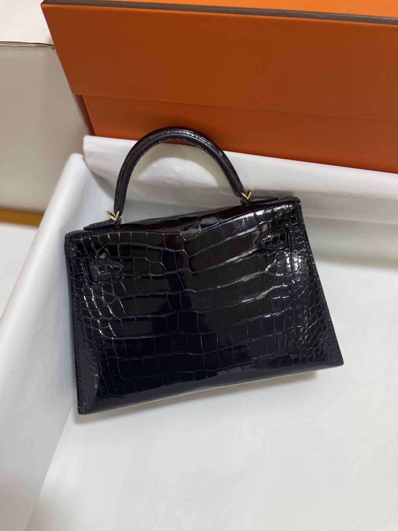 Hermès（爱马仕）Mini Kelly 迷你凯莉 亮面美洲鳄 黑色 金扣 19cm