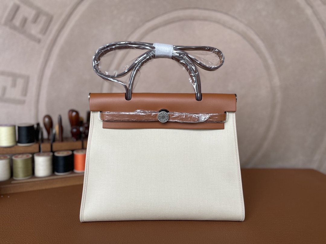 Hermès（爱马仕）Herbag Box 拼 帆布 金棕色 拼 米白 银扣 31cm