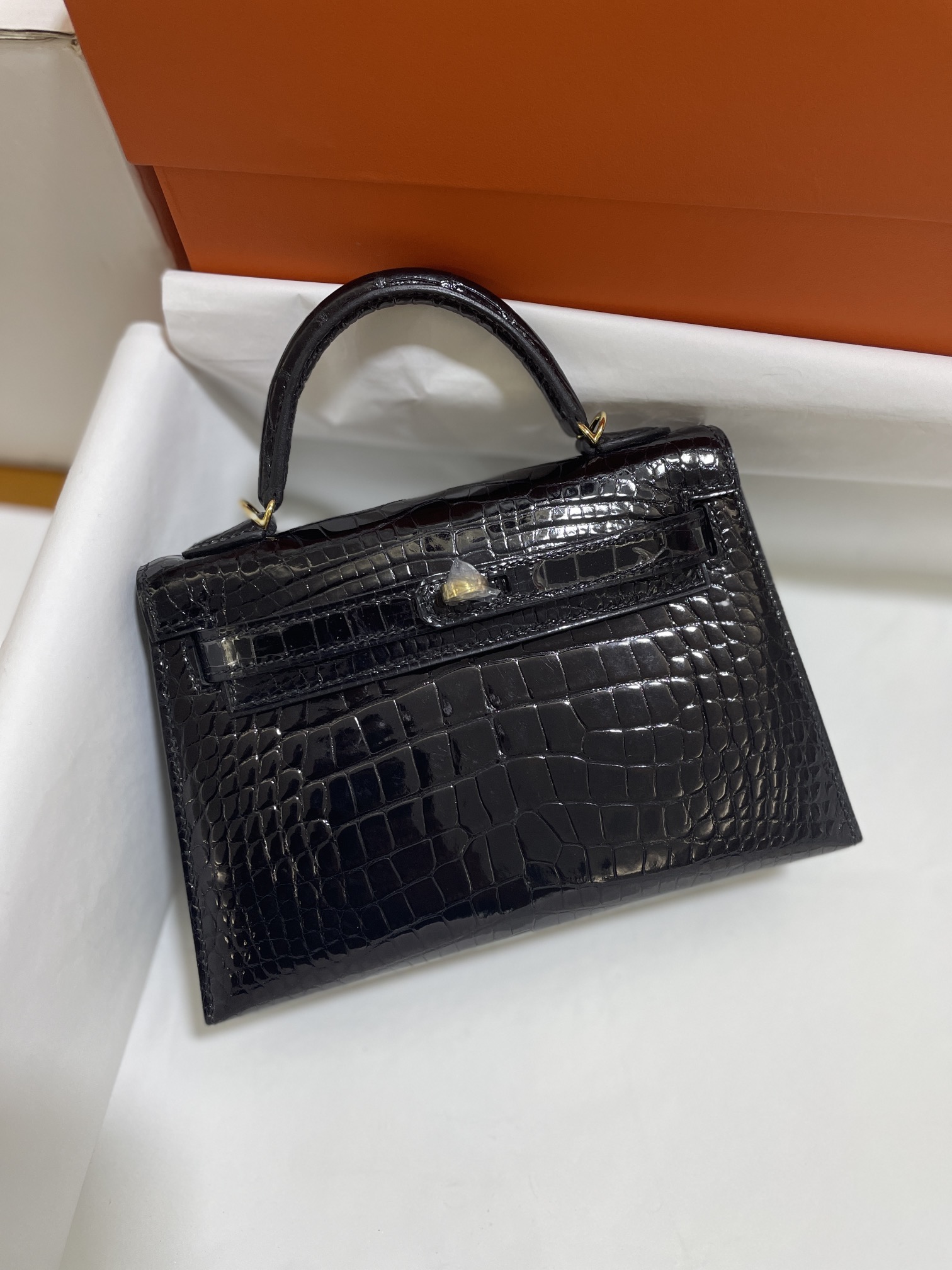 Hermès（爱马仕）Mini Kelly 迷你凯莉 亮面美洲鳄 黑色 金扣 19cm