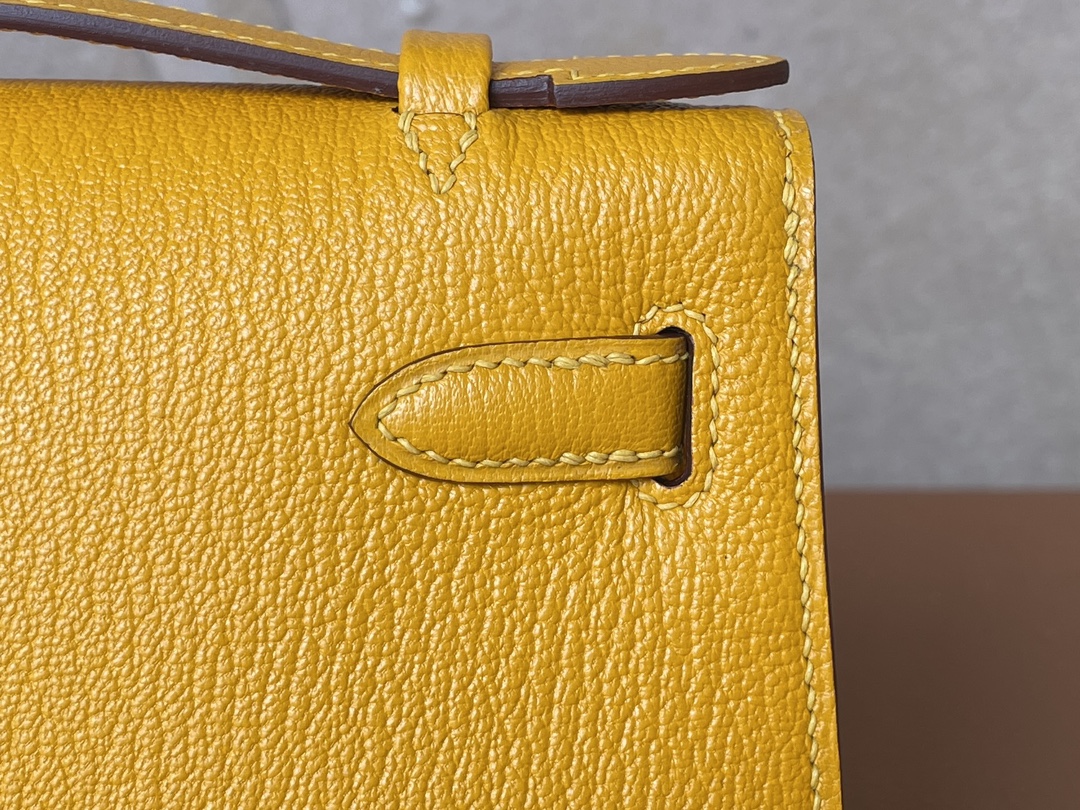 Hermès（爱马仕）Mini Kelly pochette Chevre 山羊皮 9V 太阳黄 银扣 22cm