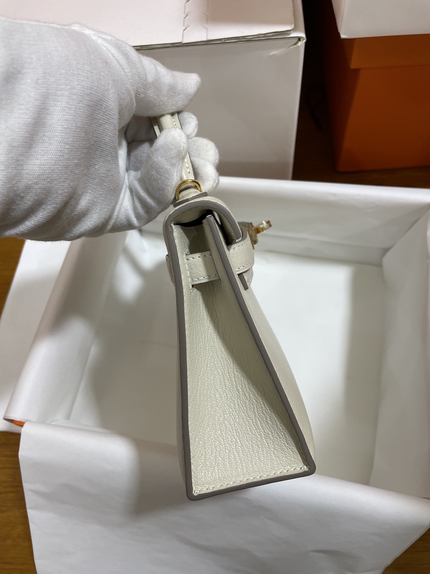 Hermès（爱马仕）Mini Kelly 迷你凯莉 山羊皮 奶昔白 金扣 19cm