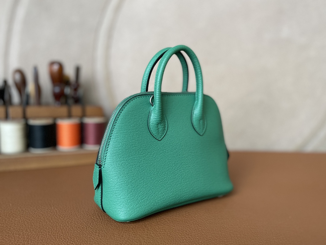 Hermès（爱马仕）Mini Bolide Chevre 山羊皮 U1 维罗纳绿 银扣 19cm