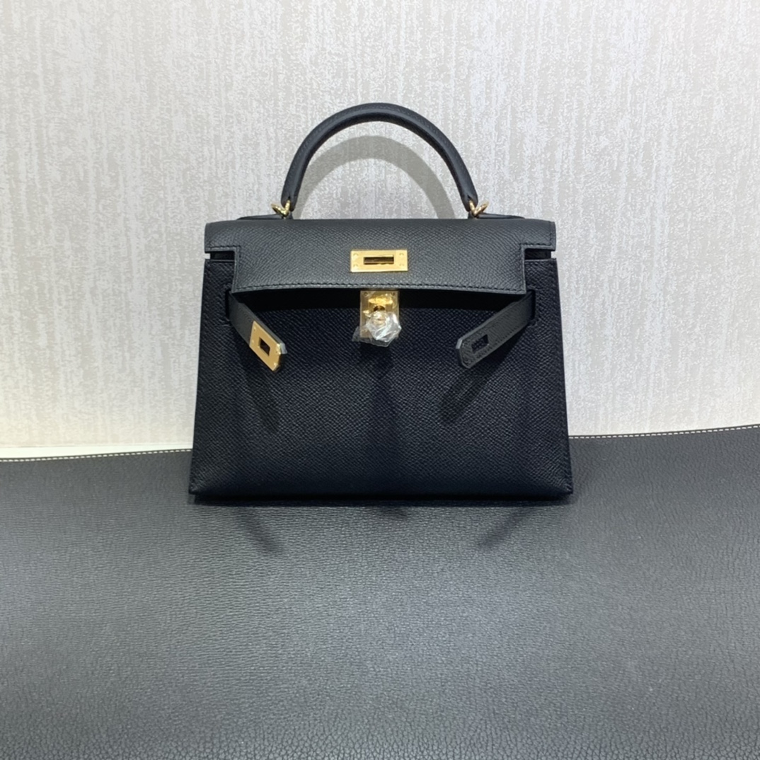 Hermès（爱马仕）mini Kelly 迷你凯莉 Epsom 黑色 金扣 19cm