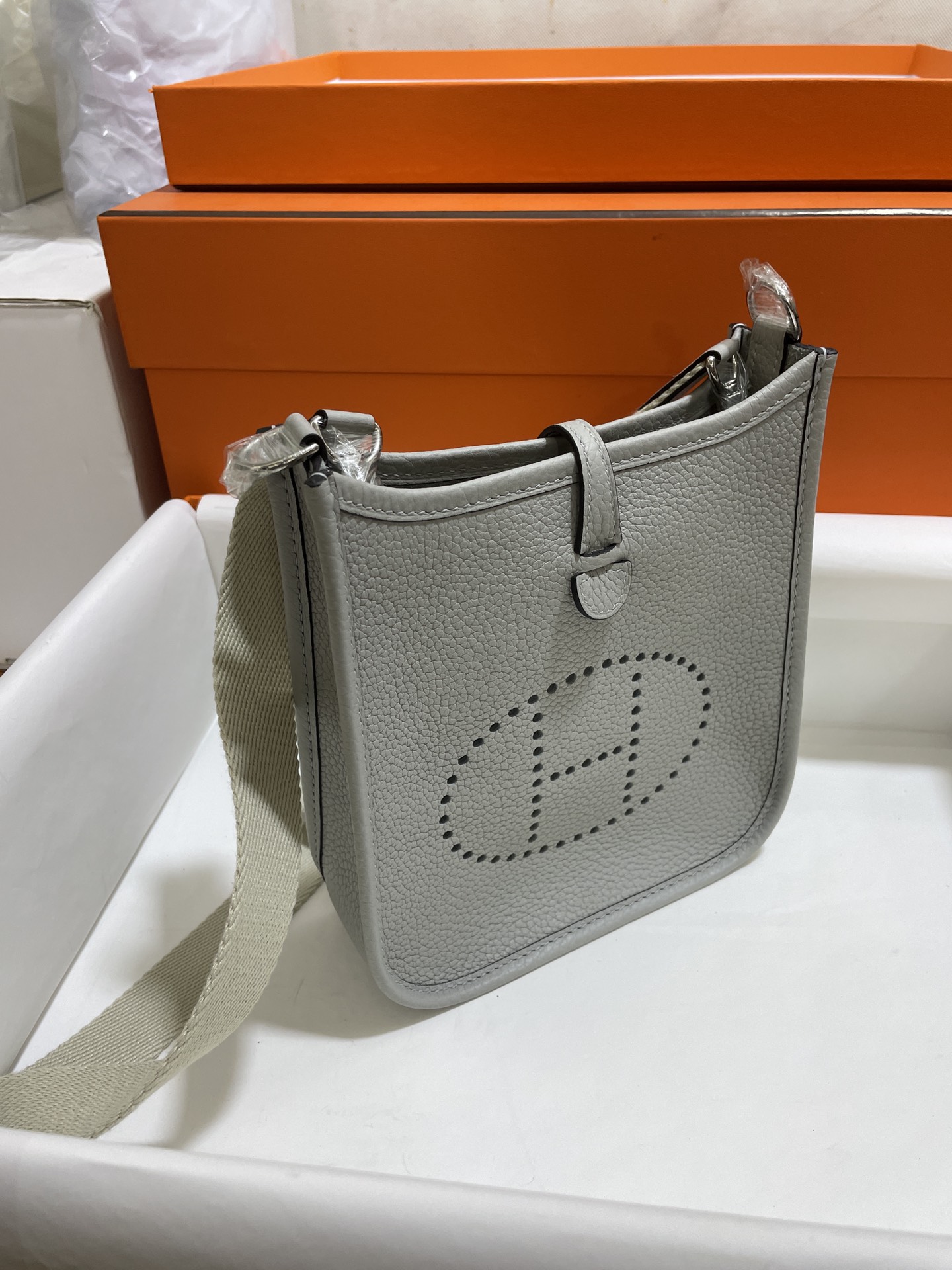 Hermès（爱马仕）Mini Evelyne 迷你伊芙琳 TC 海鸥灰 银扣 17cm