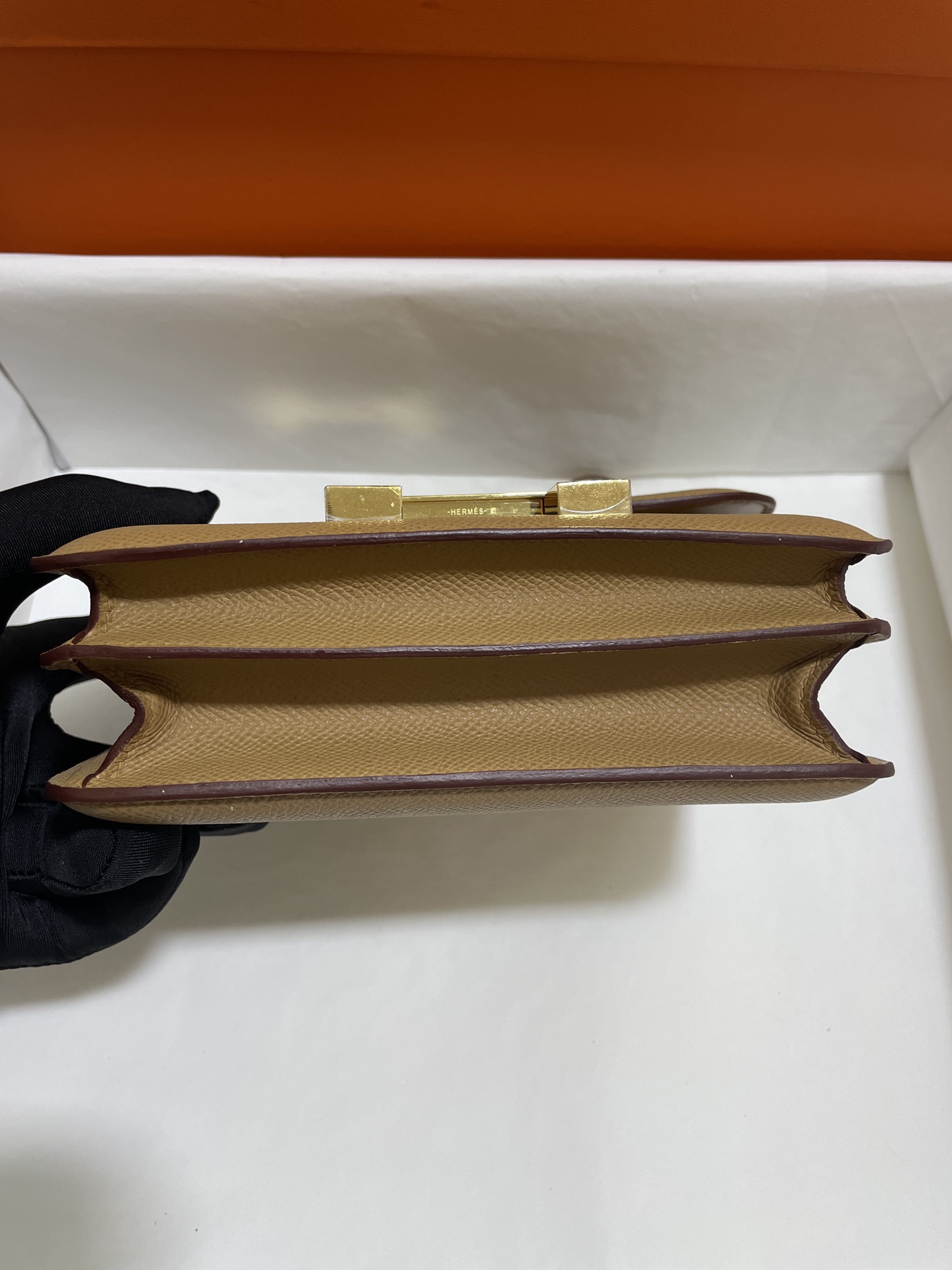 Hermès（爱马仕）Constance 康康 epsom 饼干色 金扣 19cm