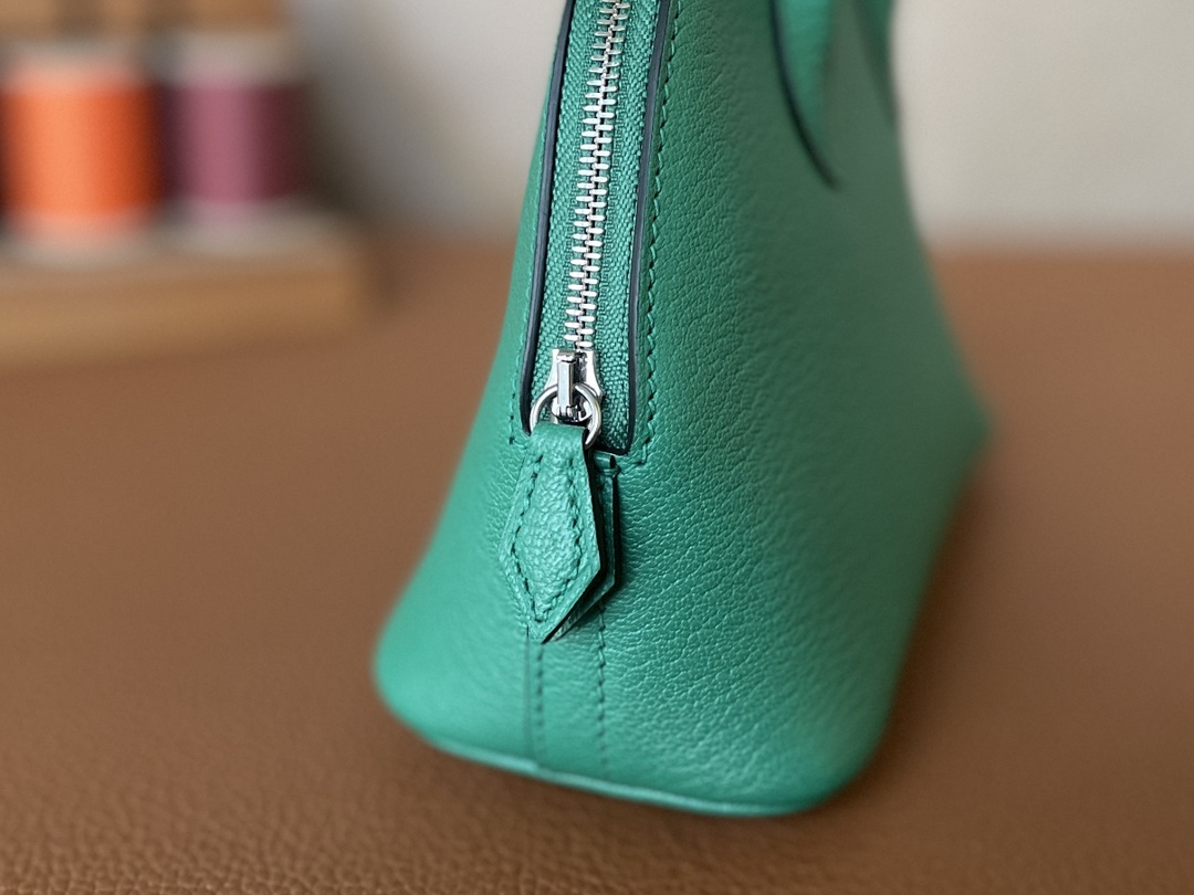 Hermès（爱马仕）Mini Bolide Chevre 山羊皮 U1 维罗纳绿 银扣 19cm