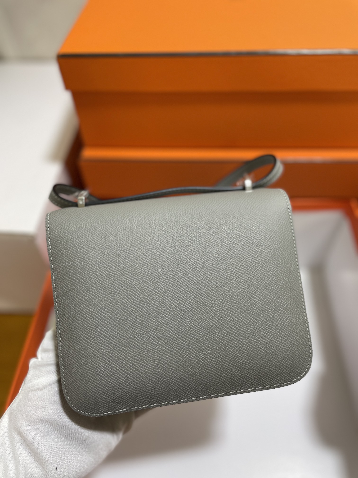 Hermès（爱马仕）Constance 空姐包 Epsom 海鸥灰 内拼 唇膏粉 银扣 19cm