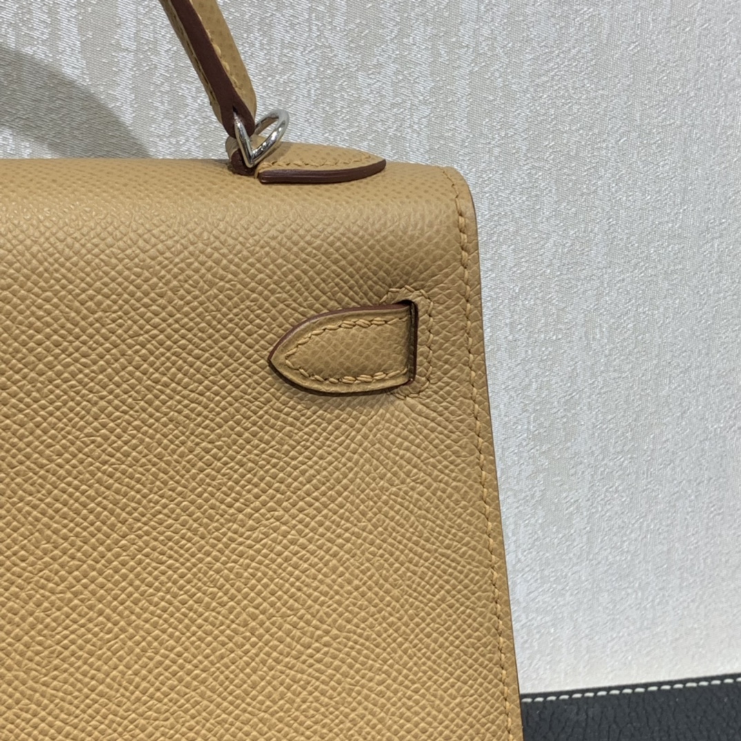 Hermès（爱马仕）mini Kelly 迷你凯莉 Epsom 饼干色 银扣 19cm