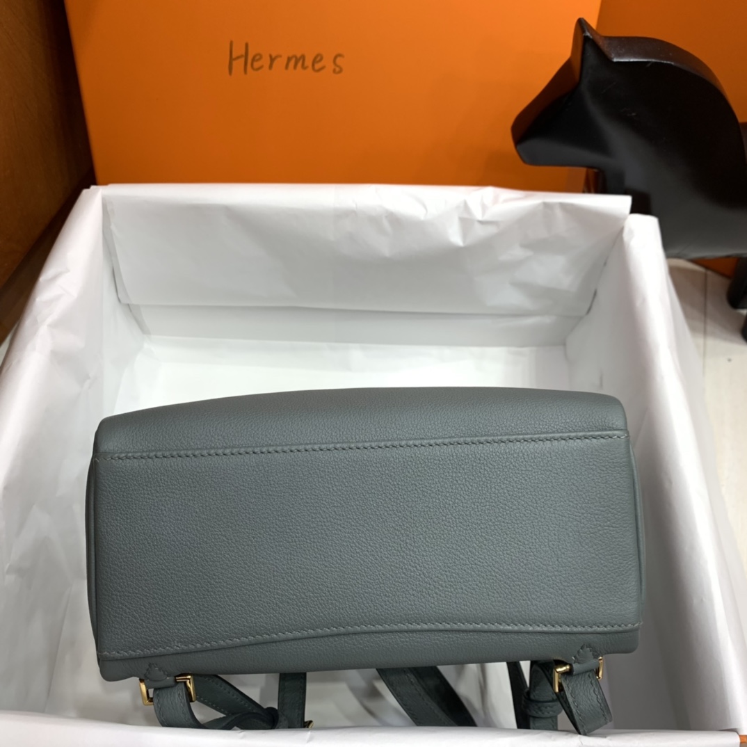 Hermès（爱马仕）Kelly ado Evercolor 杏仁绿 金扣 20cm