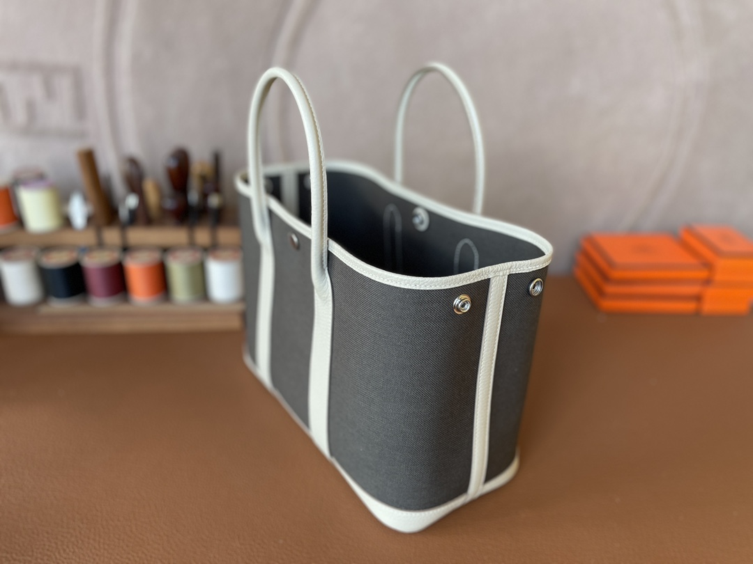 Hermès（爱马仕）Garden Party 花园包 TC 拼 帆布 奶昔白 拼 军绿色 银扣 30cm