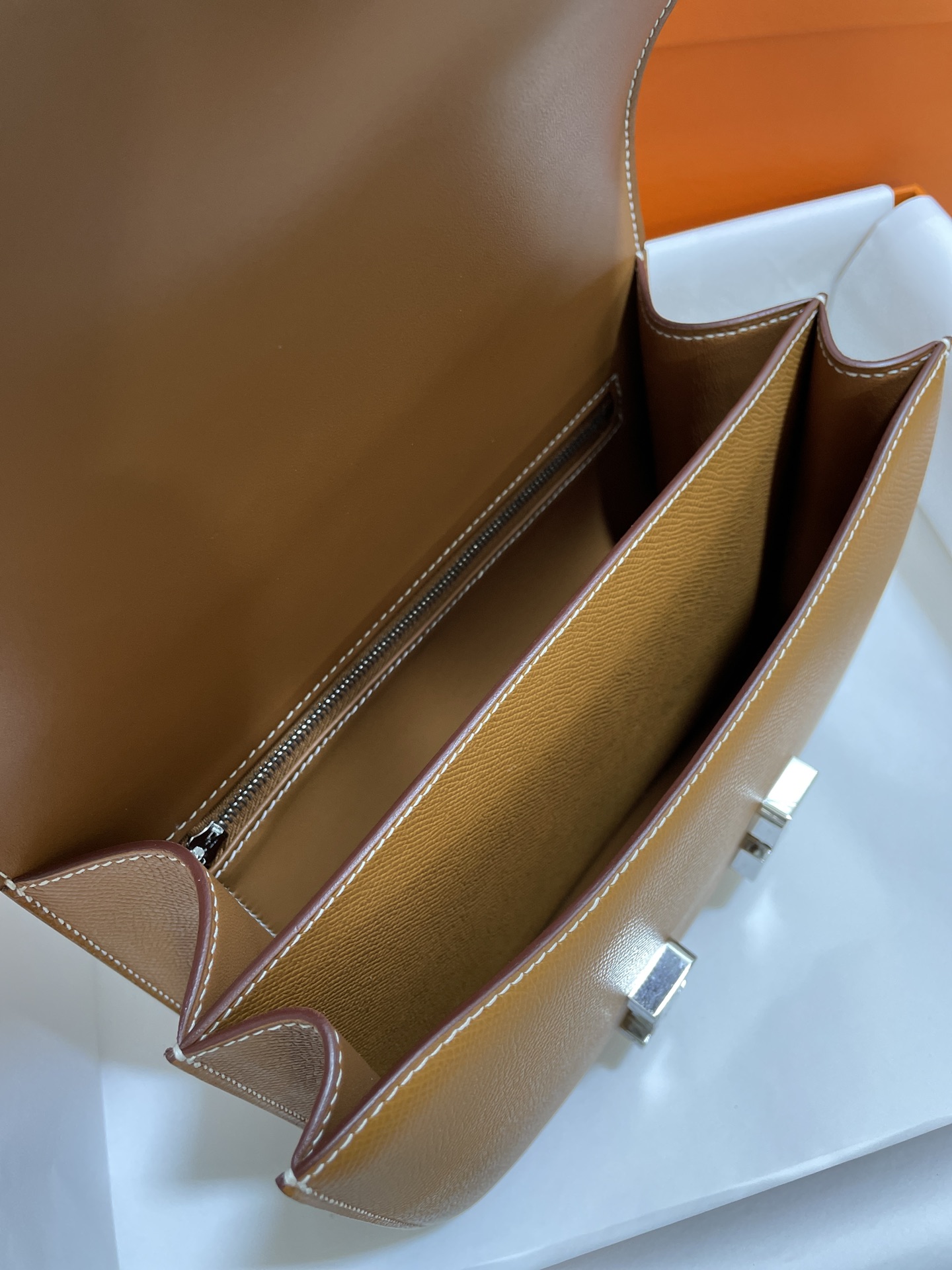 Hermès（爱马仕）Constance 康康 epsom 金棕色 银扣 24cm