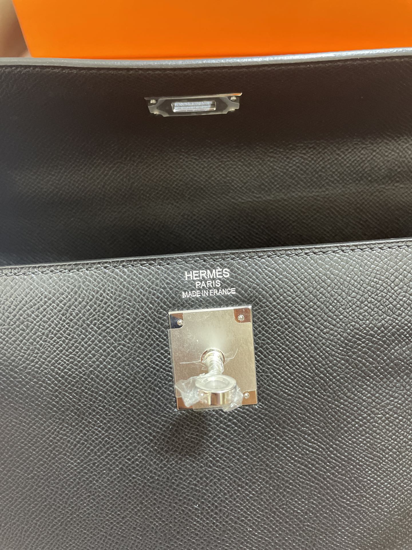 Hermès（爱马仕）Kelly 凯莉包 Epsom 黑色 银扣 32cm