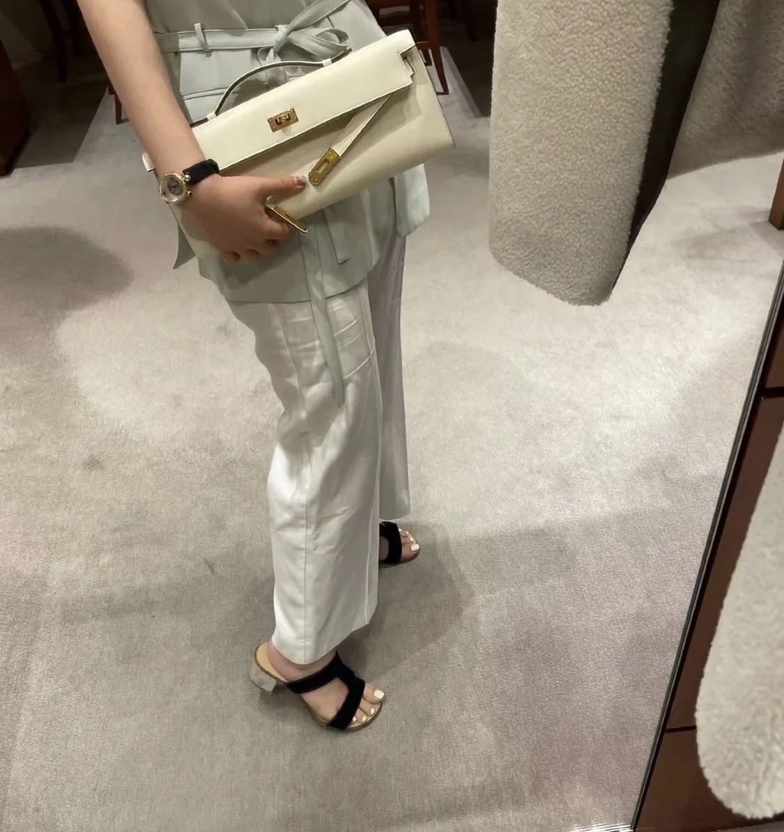 Hermès（爱马仕）Mini Kelly cut Swift 奶油白 金扣 31cm