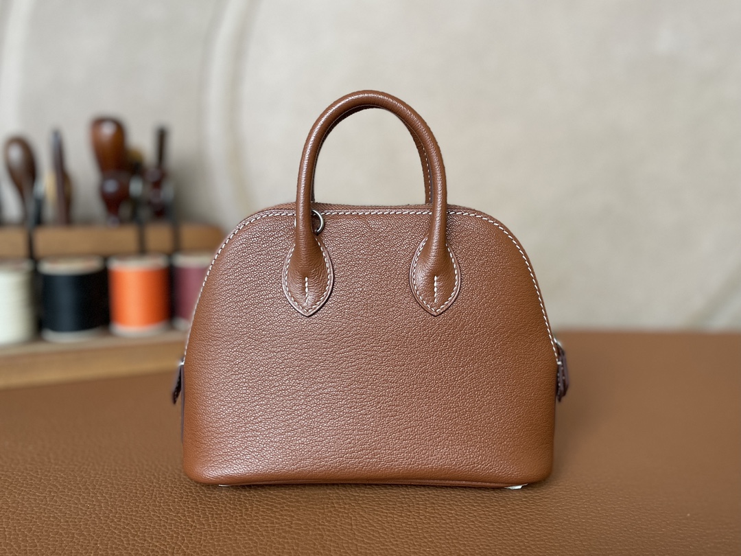 Hermès（爱马仕） Mini Bolide Chevre 山羊皮 深金棕色 银扣 19cm
