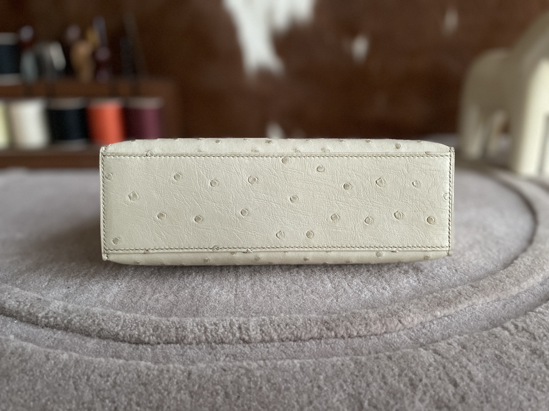Hermès（爱马仕）Mini Kelly 迷你凯莉 鸵鸟皮 奶昔白 金扣 22cm