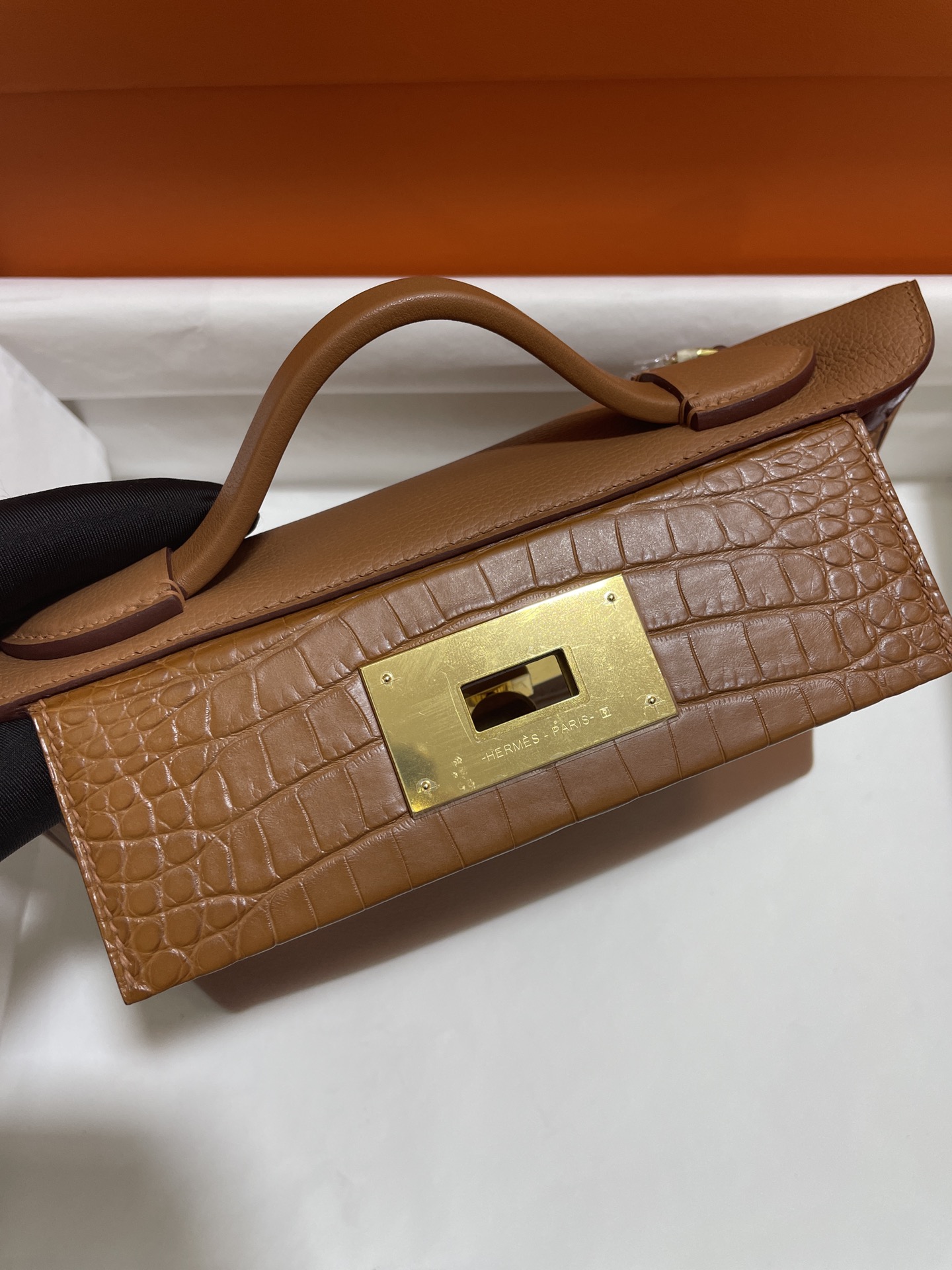 Hermès（爱马仕）Mini 2424 evercolor 拼 美洲鳄 金棕色 金扣 21cm