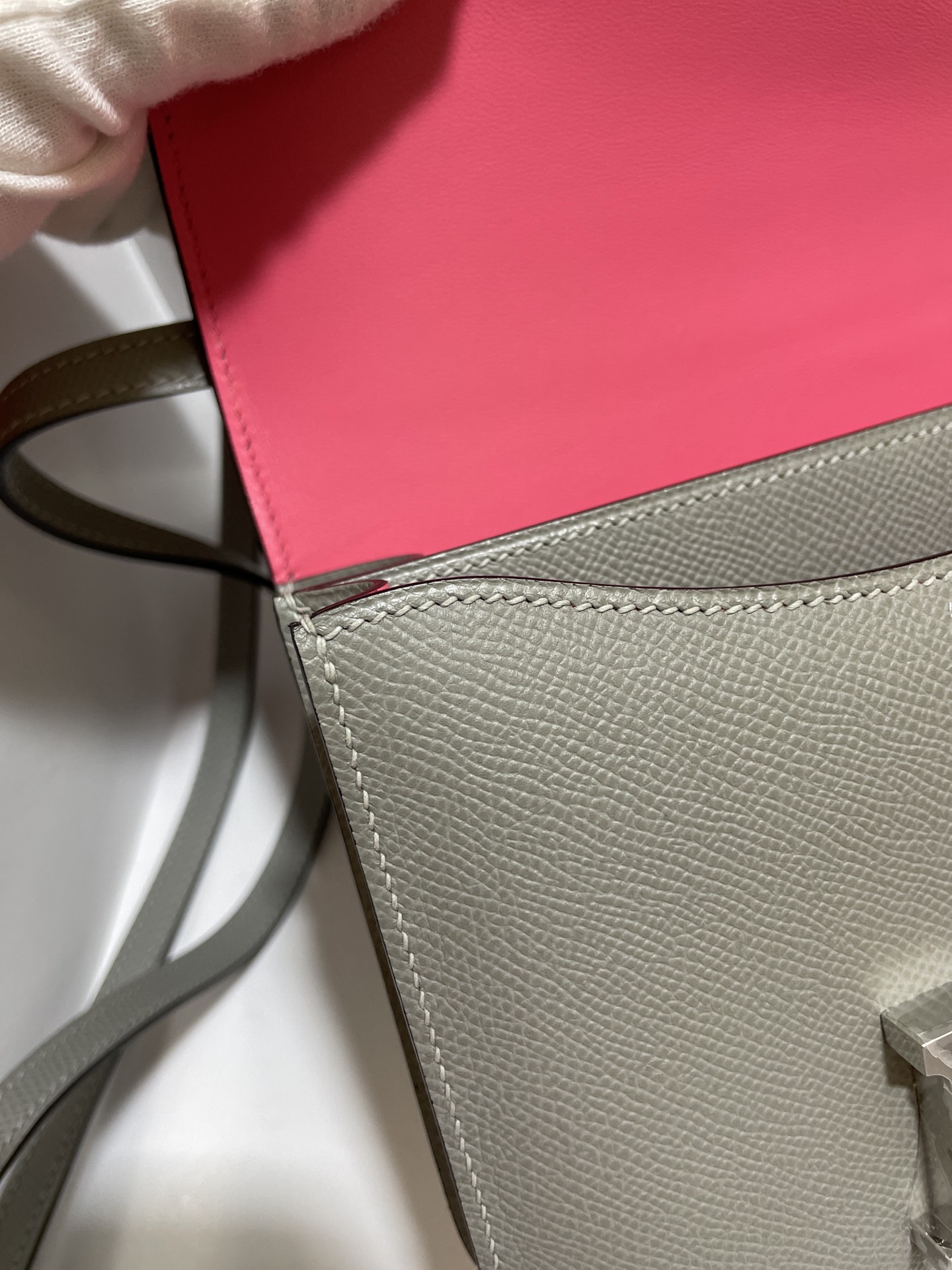 Hermès（爱马仕）Constance 空姐包 Epsom 海鸥灰 内拼 唇膏粉 银扣 19cm