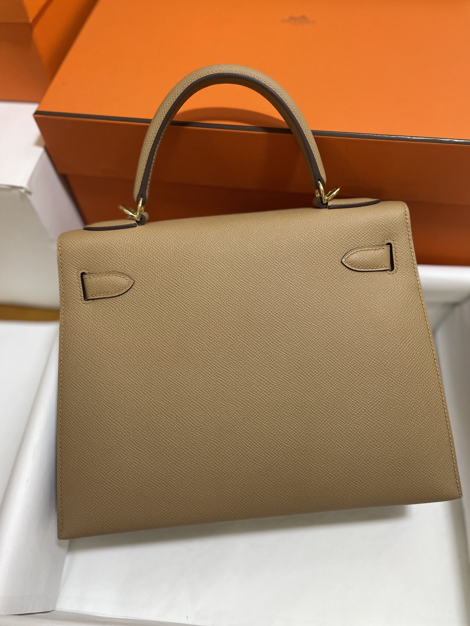 Hermès（爱马仕）kelly 凯莉包 epsom 0M 奶茶色 金扣 28cm
