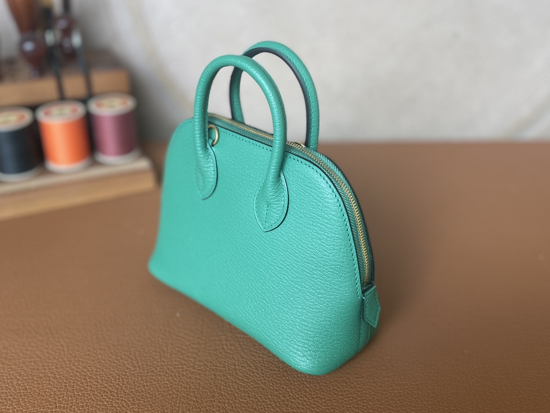 Hermès（爱马仕） Mini Bolide Chevre 山羊皮 U1 维罗纳绿 金扣 19cm