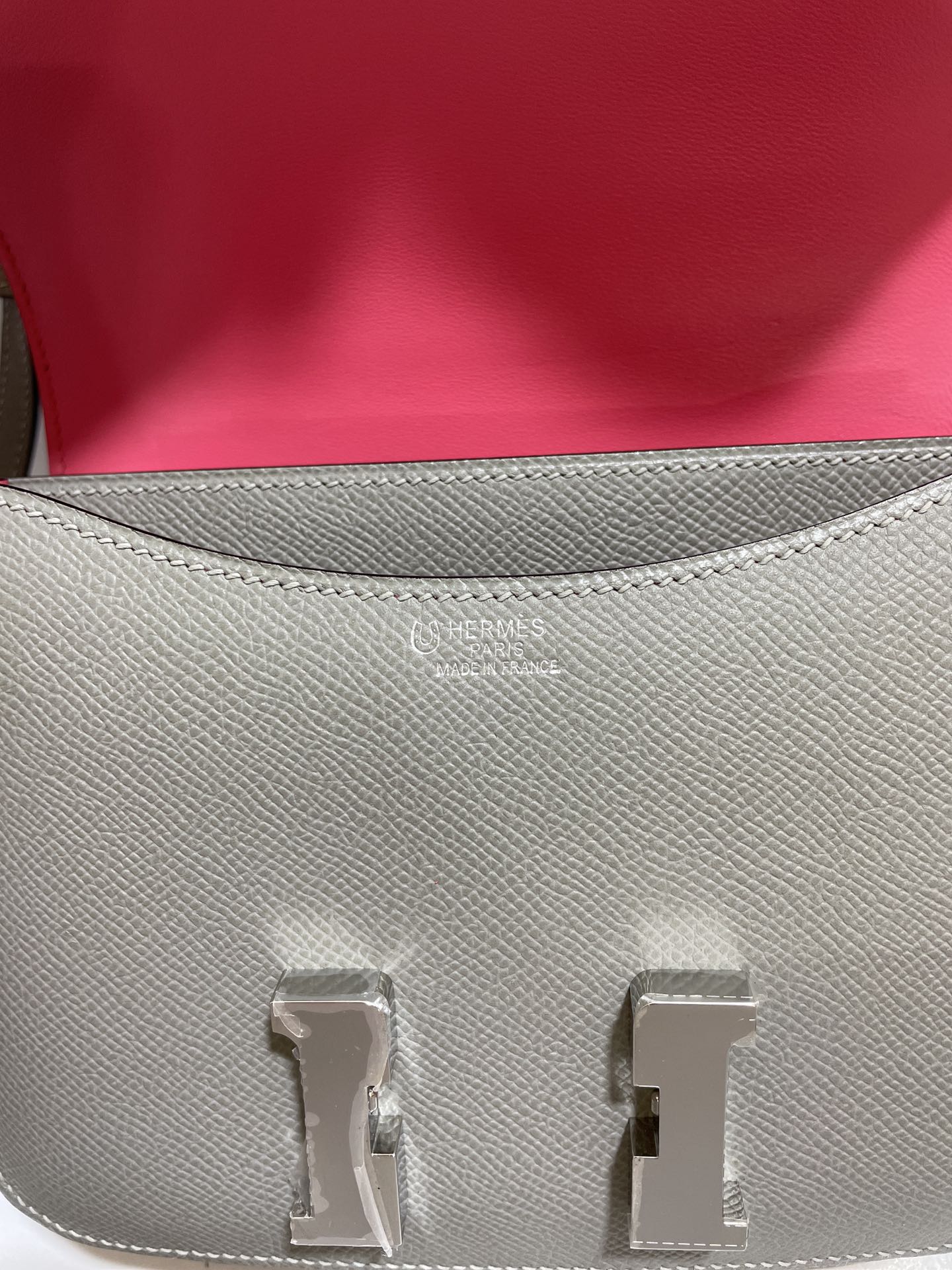 Hermès（爱马仕）Constance 空姐包 Epsom 海鸥灰 内拼 唇膏粉 银扣 19cm