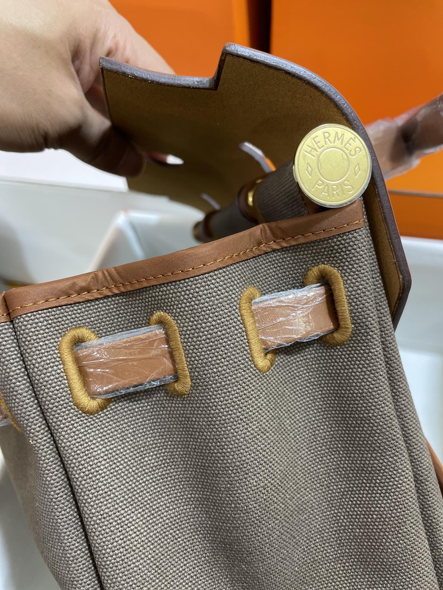 Hermès（爱马仕）Herbag Box 拼 帆布 金棕色 拼 大象灰 内缝 金扣 31cm