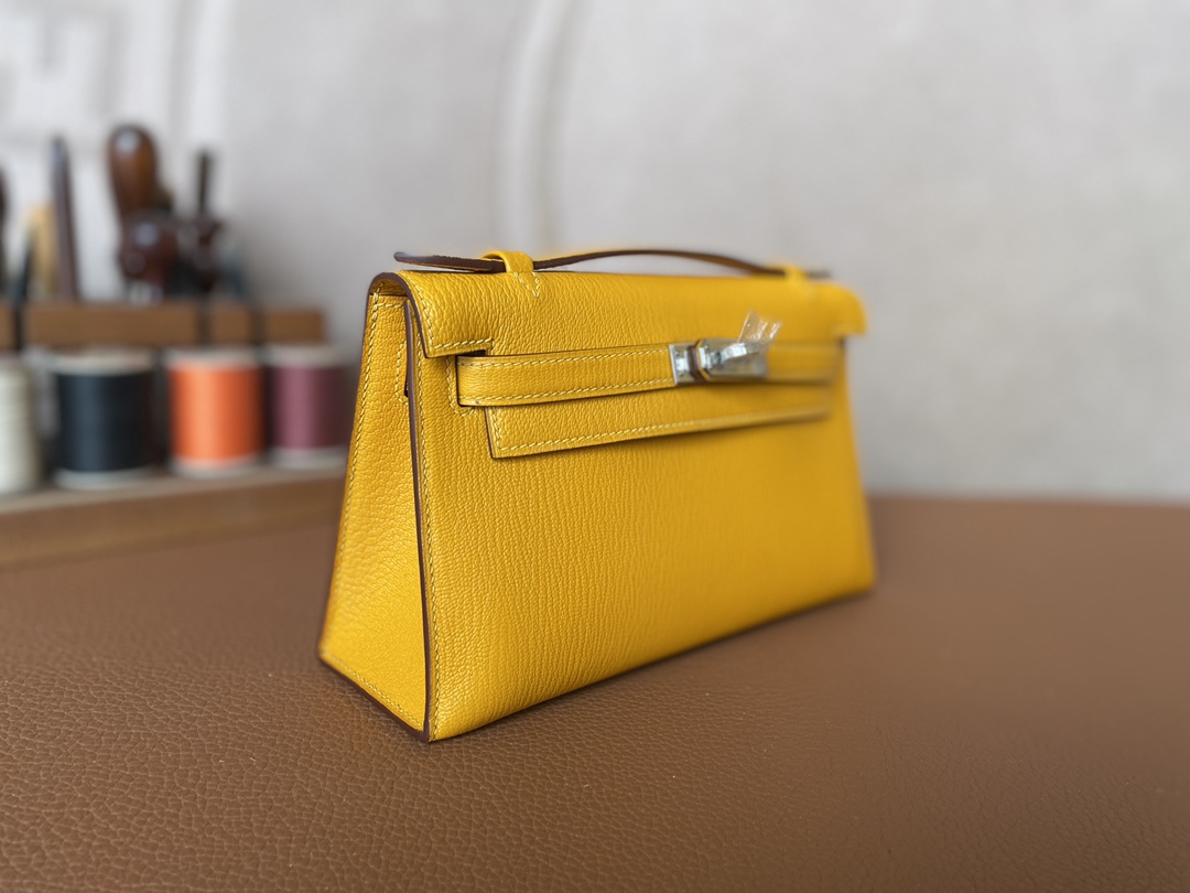Hermès（爱马仕）Mini Kelly pochette Chevre 山羊皮 9V 太阳黄 银扣 22cm