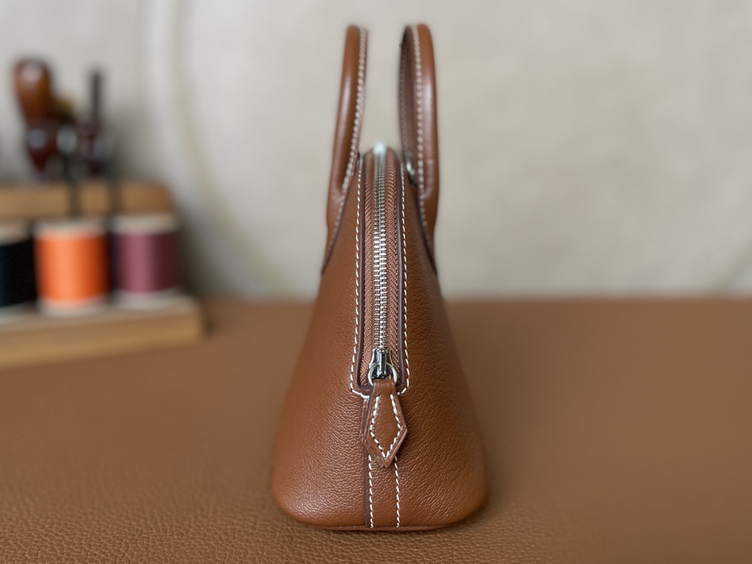 Hermès（爱马仕） Mini Bolide Chevre 山羊皮 深金棕色 银扣 19cm