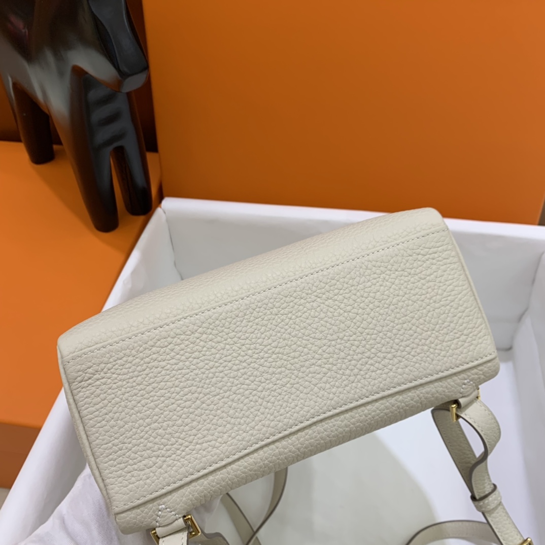 Hermès（爱马仕）Kelly ado TC 奶昔白 金扣 20cm