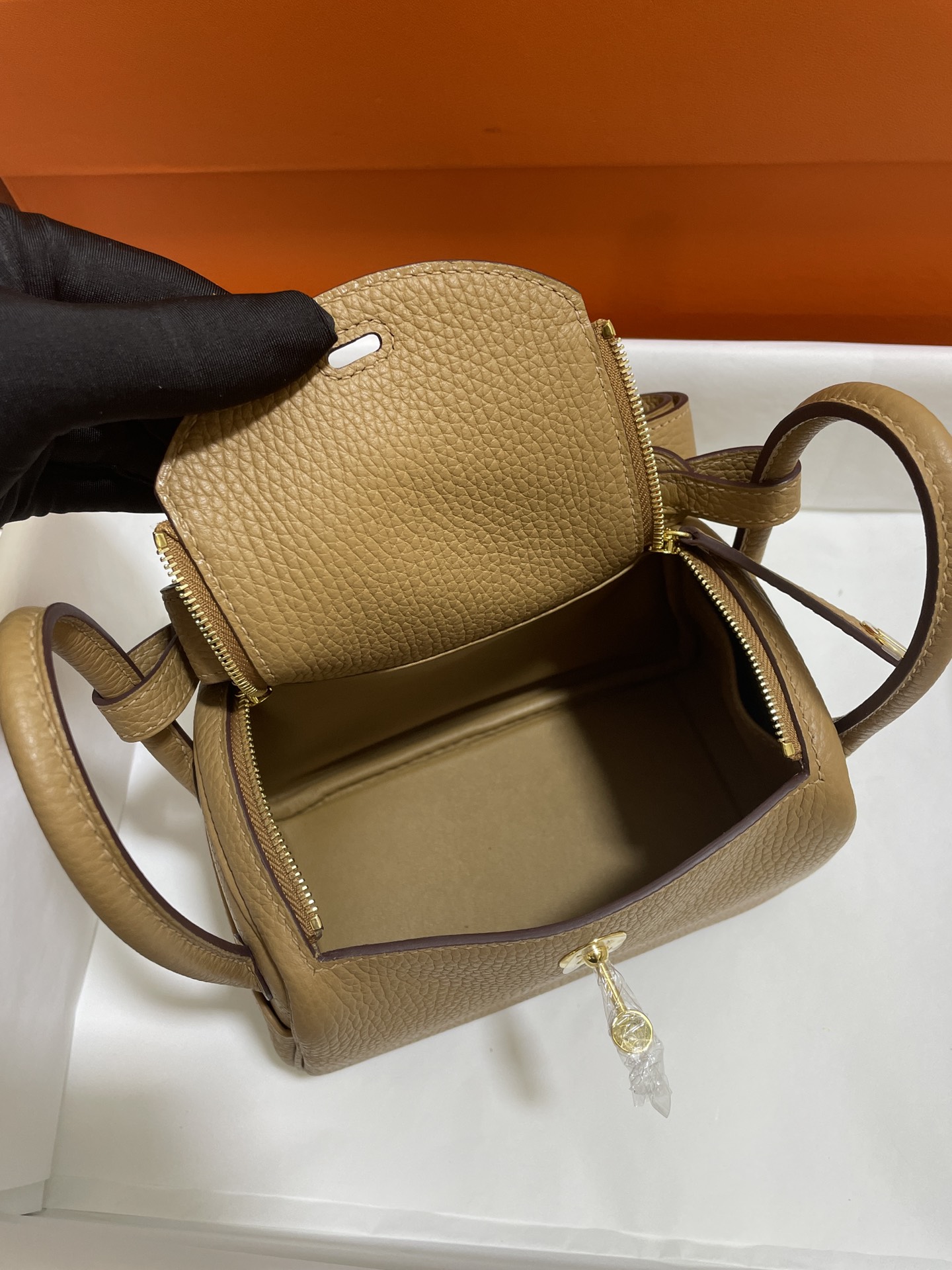Hermès（爱马仕）Mini Lindy TC 饼干色 金扣 20cm